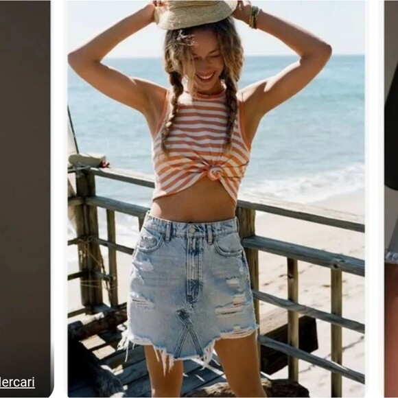 Pilcro Anthropologie Destroyed Distressed Lightwash Asymetrical Hem Denim Skirt - Picture 3 of 5